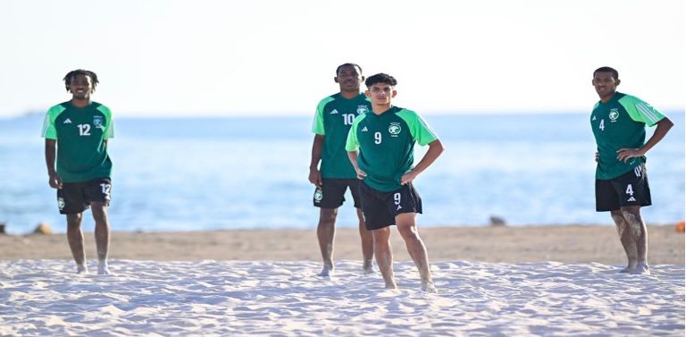 الأخضر الشاطئية يواجه الامارات في نصف نهائي بطولة ( ANOC ) 