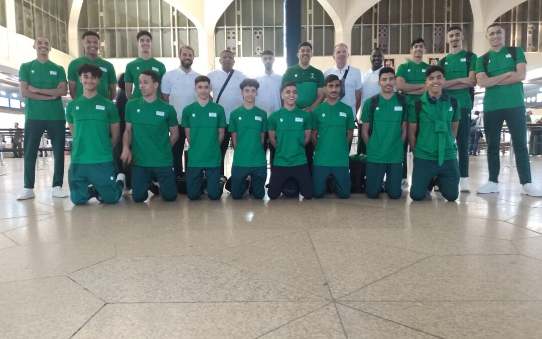 ناشئين الطائرة في معسكر إعدادي بالقاهرة