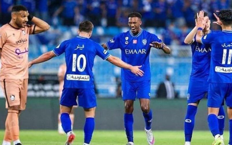 الهلال يفوز على الرائد بثلاثية لهدفين 