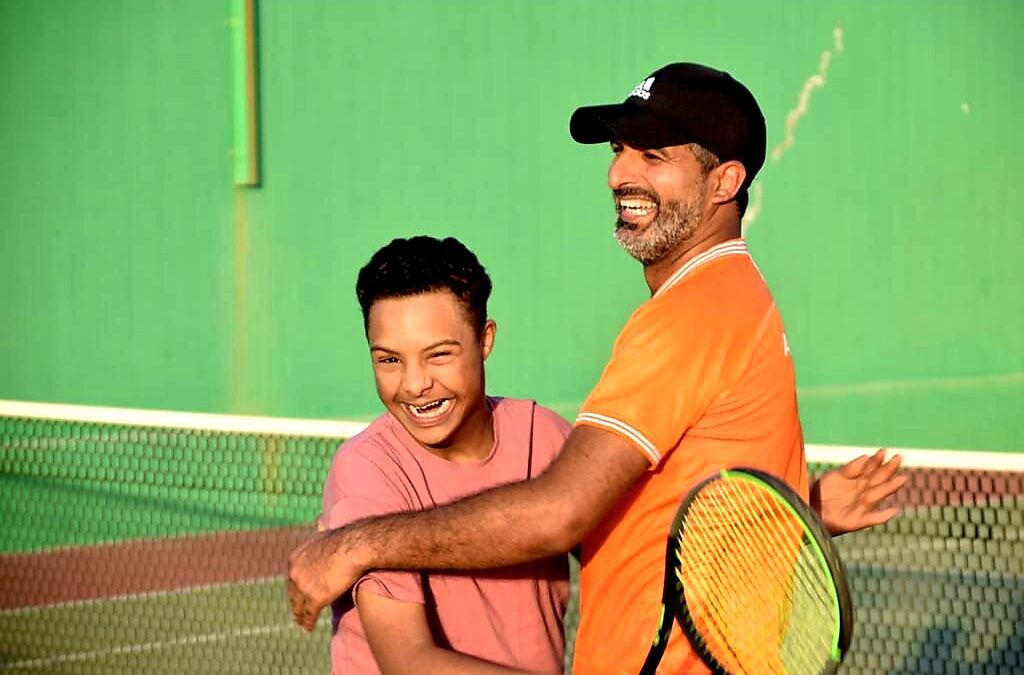 “الصفا” يُسعد 30 من ذوي الهمم في فعالية التنس الأرضي