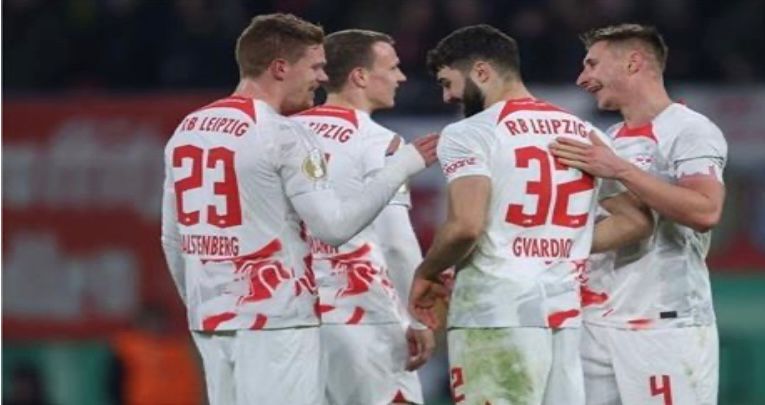 الستي يقدم عرضا ضخما لضم أغلى مدافع في التاريخ 