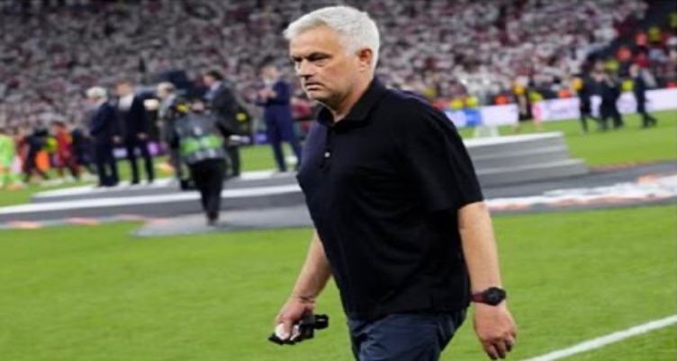 الاتحاد الإيطالي يوقف مورينيو