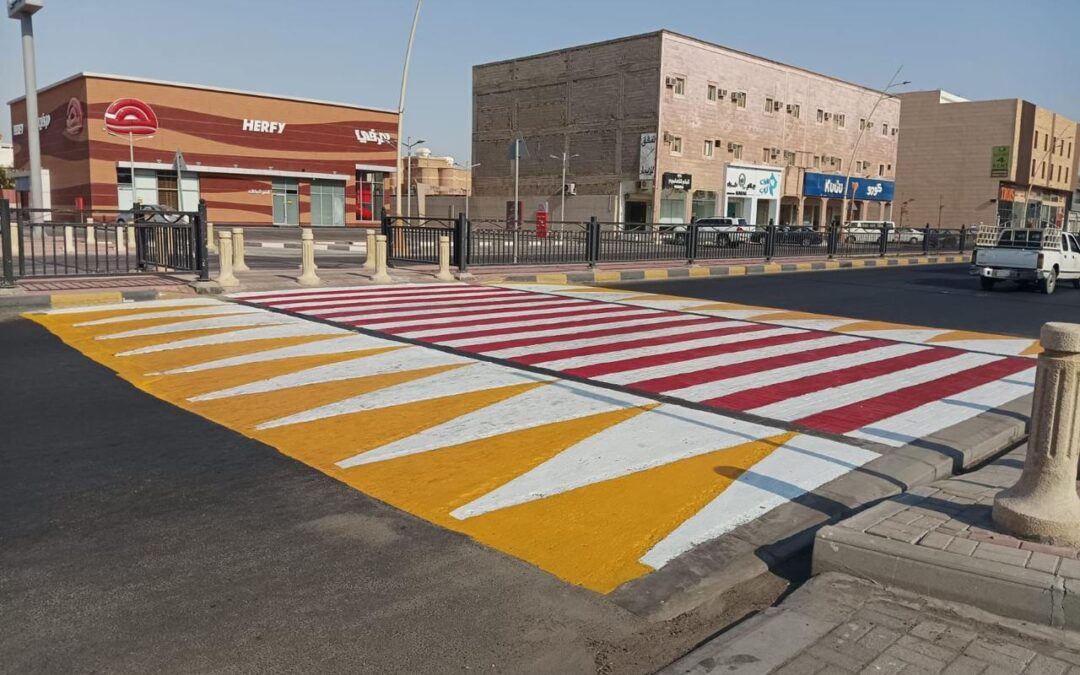 ‏ أمانة الشرقية:  طلاء 10 آلاف م.ط من الأرصفة والأسوار الحديدية والخطوط الأرضية ضمن برامج معالجة التشوه البصري في محافظة الخفجي