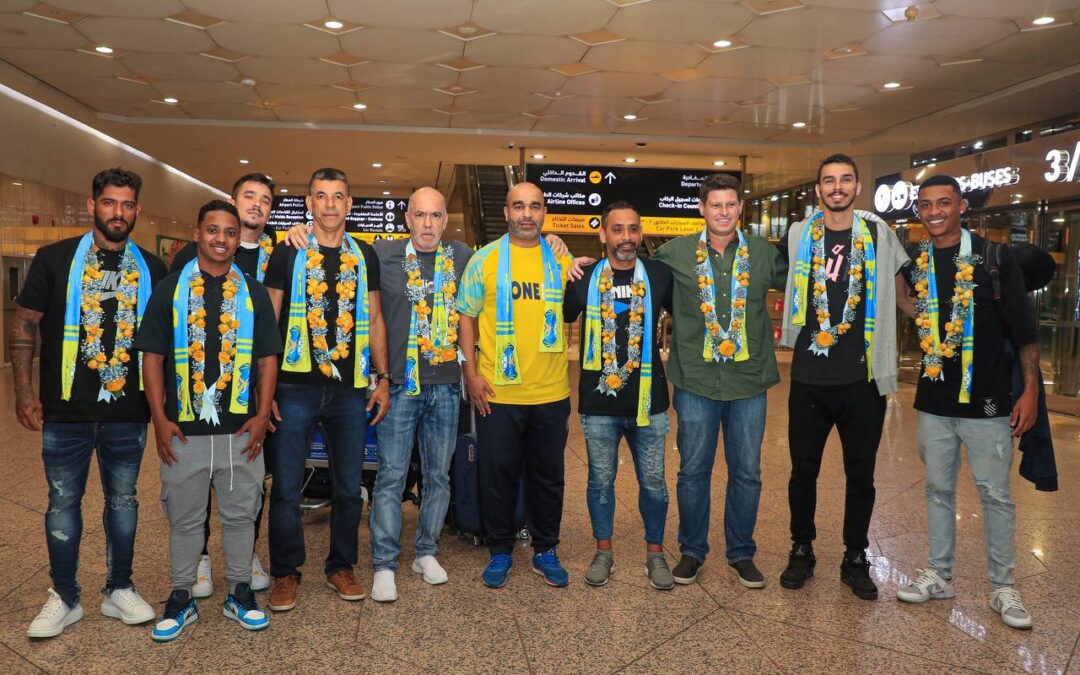 الجيل يعلن عن محترفيه