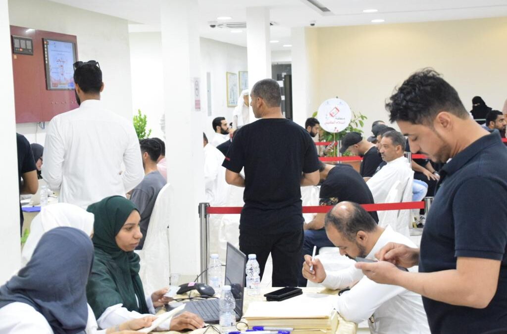 بلدية القطيف تختتم حملة التبرع بالدم “وبها نحيا” بـ244  متبرع