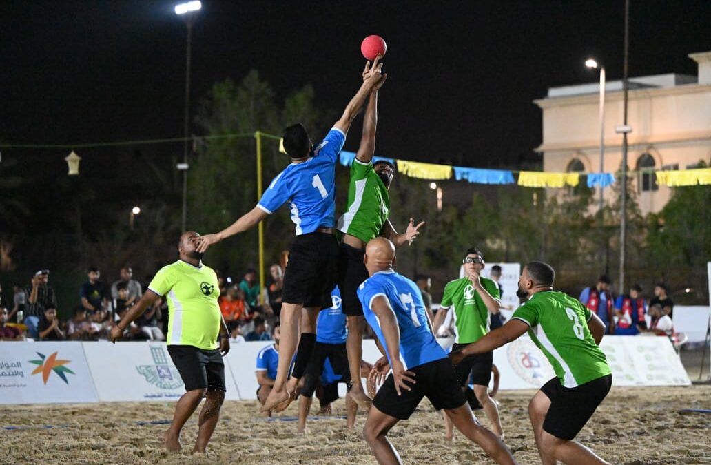 بالصور : مع انطلاق شاطئية يد الازهر بحلة محيش..الخويلدية يتفوق على عين تاروت وقطاف المملكة يتغلب على العوامية