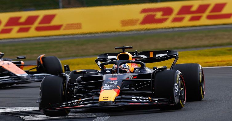 ” فيرستابن ” يحقق الفوز في بريطانيا أمام نوريس و هاميلتون 