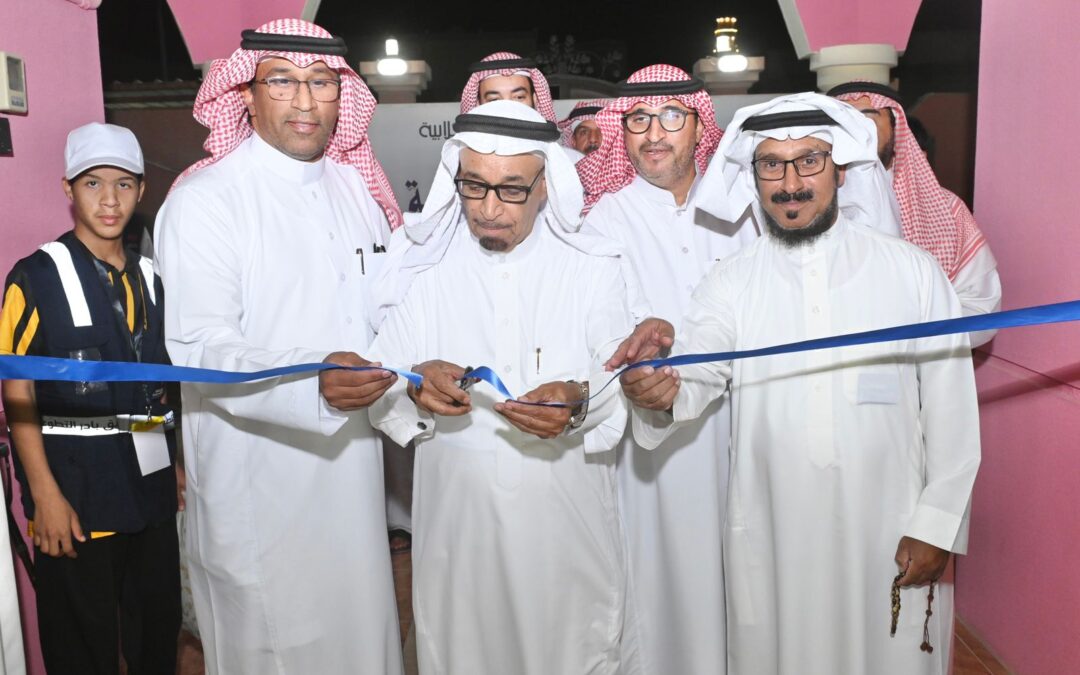 بالصور ..سعادة الوجيه “راشد بن سالم الرشيد” يدشن حملة التبرع بالدم 5 بجمعية التنمية الأهلية بالكلابية