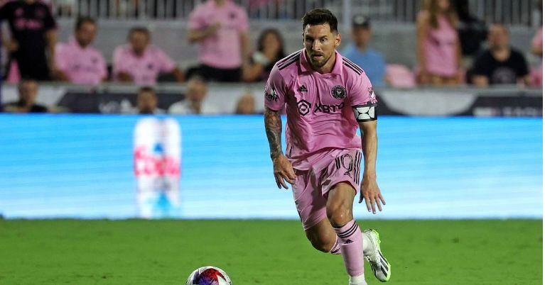 ميسي يسجل هدفه ال700 مع انتر ميامي