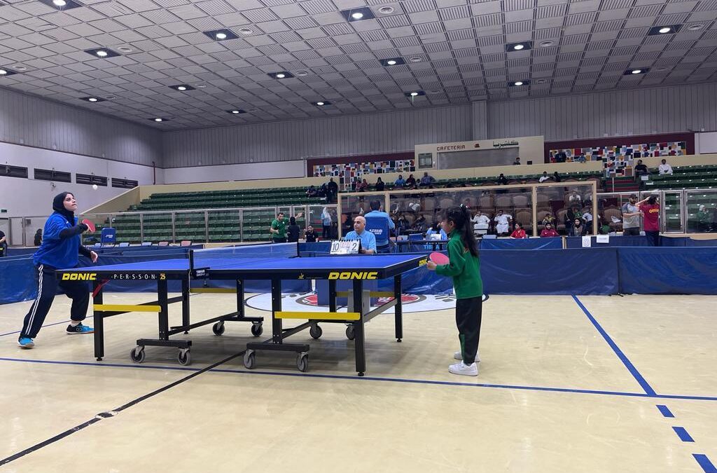 إقبال نسائي كبير للعبة تنس الطاولة في نادي النور 