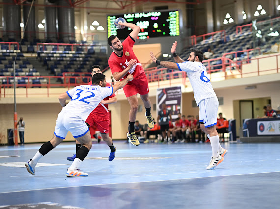 حجزا مقعدهما في نهائي ” عربية اليد ”  الكويت يجتاز البنك الأهلي .. والزمالك يتخطى مضر