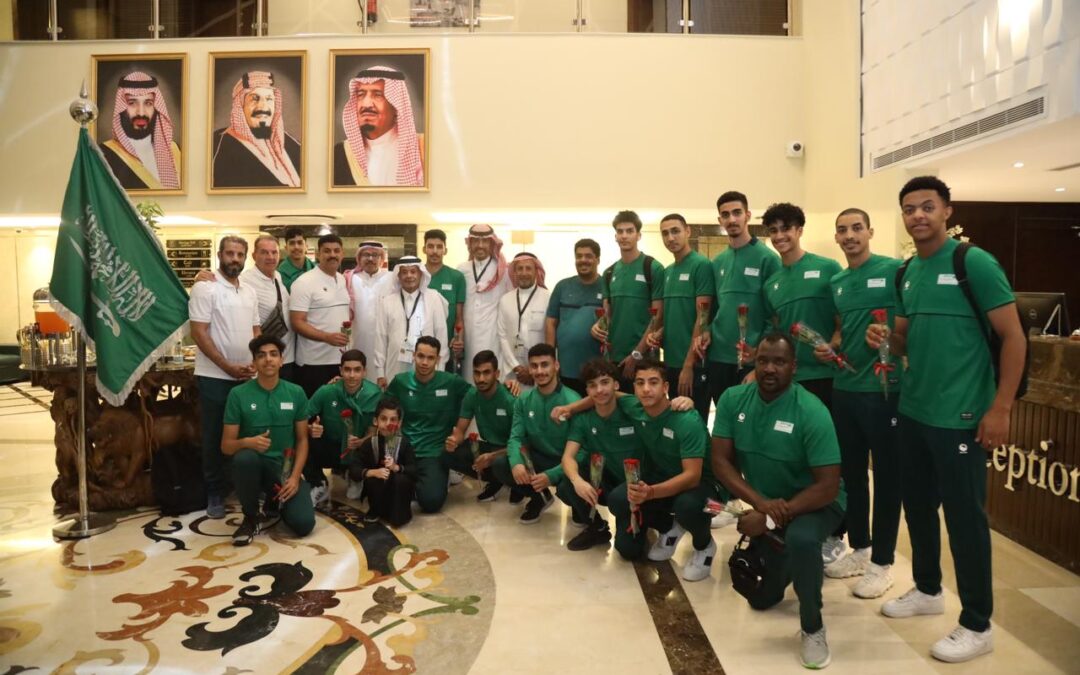 أخضر الطائرة يصل جدة والعنابي أول الواصلين