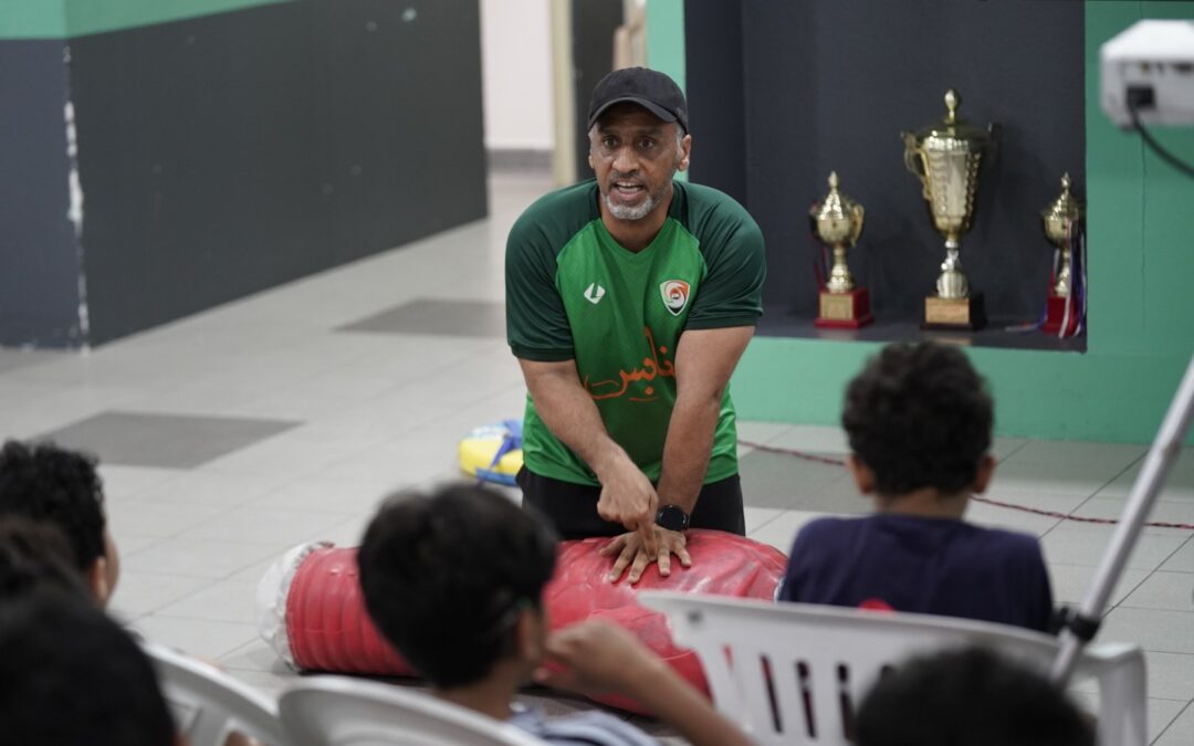 بمناسبة اليوم العالمي للغرق .. الهاشم  يقدم محاضرة توعوية  لـ70 مشارك  بنور سنابس