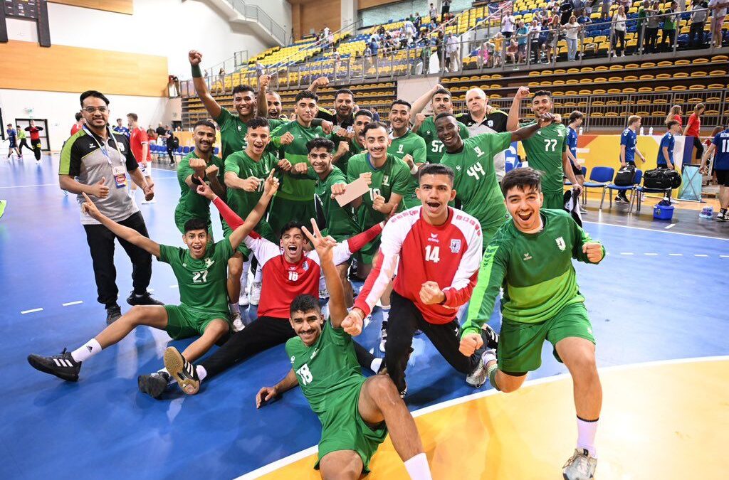 ناشئين أخضر اليد يتأهلون للدور الثاني من بطولة العالم