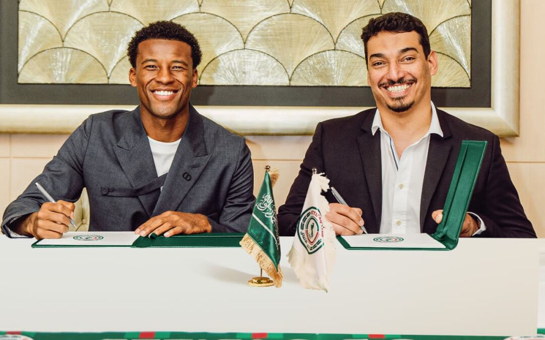 الاتفاق يوقع رسمياً  مع لاعب الوسط الهولندي  فينالدوم حتى 2026