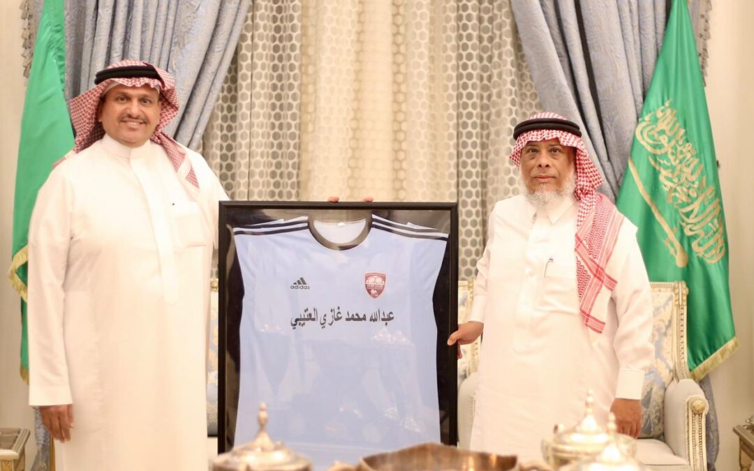 رئيس نادي الصم بالمنطقة الشرقية يقدم العضوية الشرفية لرجل الاعمال عبدالله بن عودة