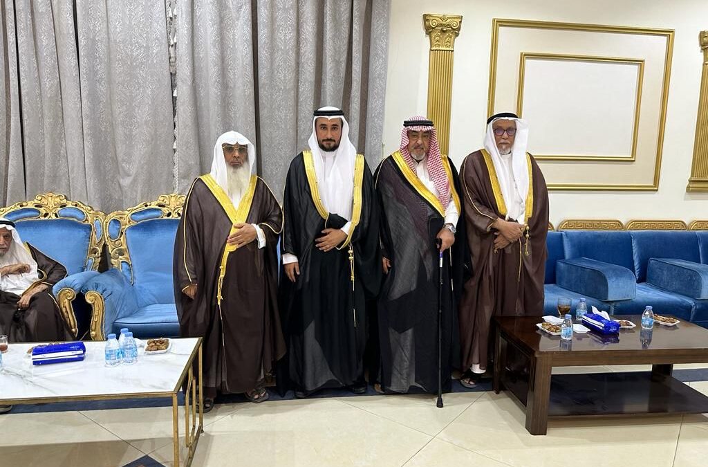 الأستاذ محمد بن علي الزهراني يحتفل بزواج ” نبيل ” في الدمام