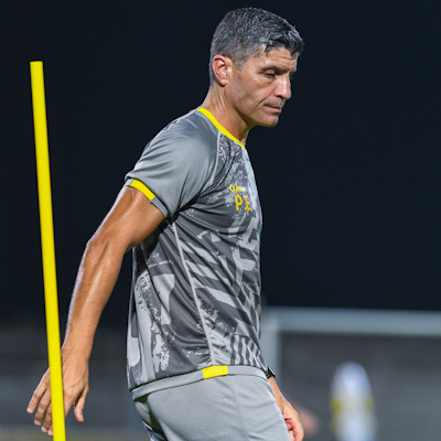 بيدرو يركز على اللمسة الواحدة