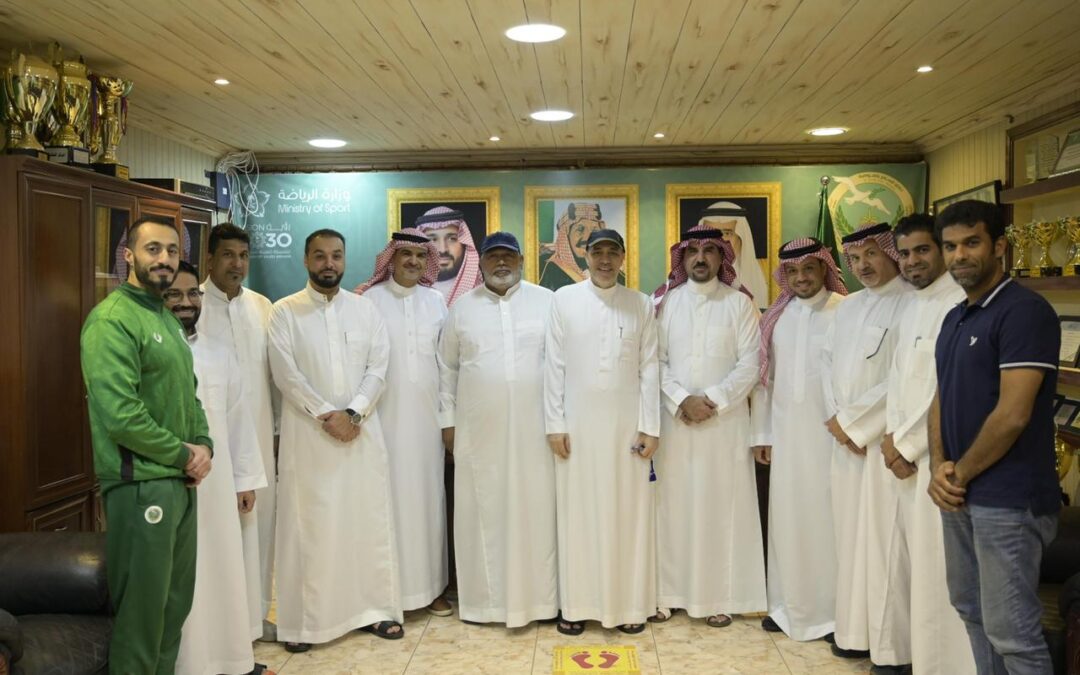 من أجل توطيد العلاقات وفد من اتحاد الطائرة يزور نادي السلام