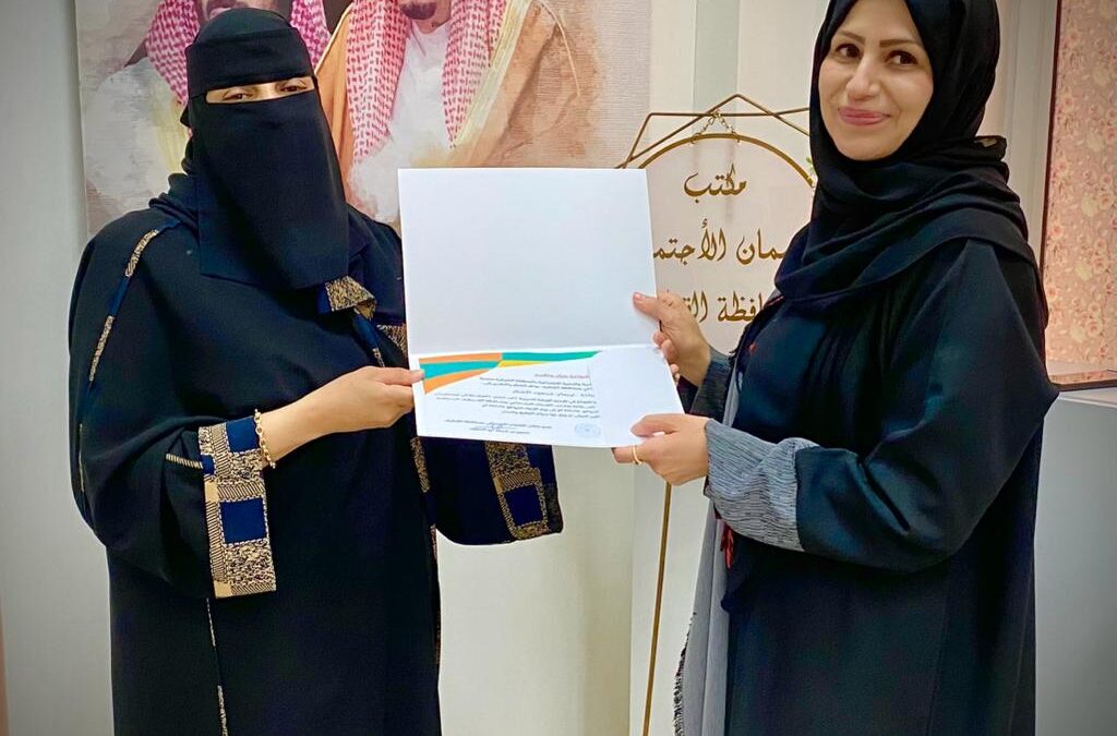 في ضمان القطيف “٣٠” مستفيدة في ورشة “فرد الشعر” بقيادة “نورما الأشقر”