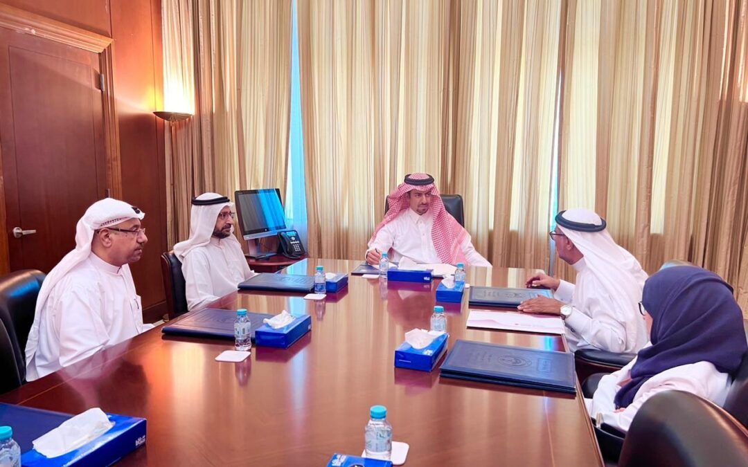 محافظ القطيف يلتقي أعضاء الجمعية السعودية لرعاية ضغط الدم «شمس»