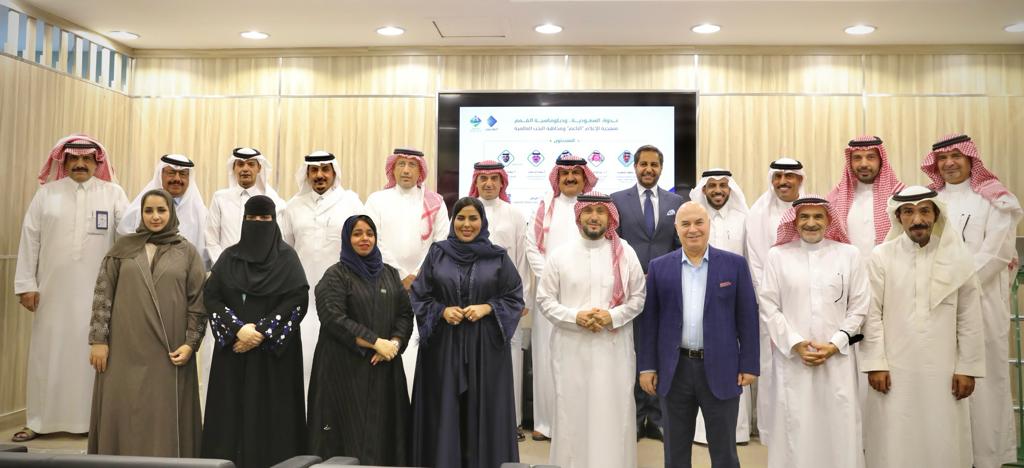 في ندوة “دبلوماسية القمم” نفذتها جمعية إعلاميون بالرياض..  المملكة بـ 22 قمة كبرى تفرض نفسها على خارطة السياسة العالمية كدولة وساطة وحل للقضايا الكبري