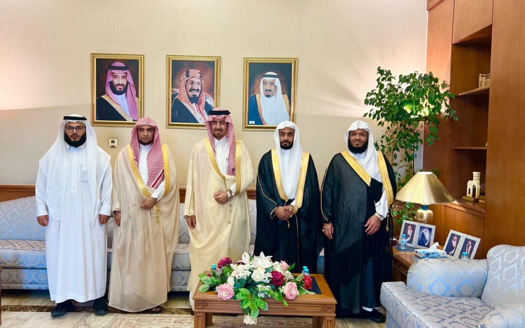 محافظ القطيف يلتقي مدير هيئة الشرقية