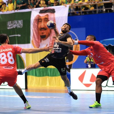 في لقاء الكبار .. الخليج يحسم الصراع ويتأهل للمربع الذهبي