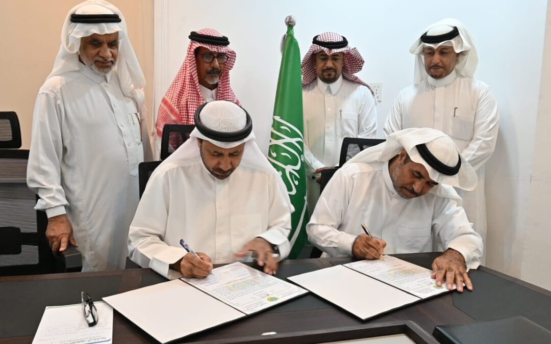 بعد توقيع اتفاقية الشراكة المجتمعية بين جمعية تاروت الخيرية وفرسان الرياضة ..خدمة المجتمع هدفنا الأسمى