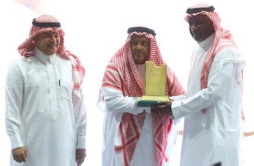 في ليلة وفاء رياضية شرقاوية : جمعية اللاعبين القدامى بالشرقية تكرم عبدالله جاسم