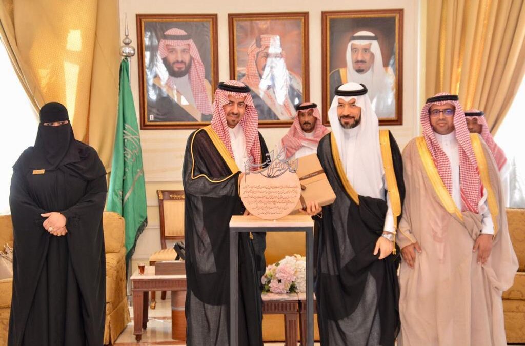 الخريف يرعى تكريم الداعمين للجهات التعليمية بالقطيف