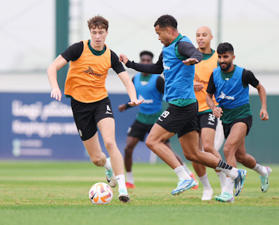 بحضور الرئيس المسحل الاتفاق يواصل تدريباته تحضيرا للنصر