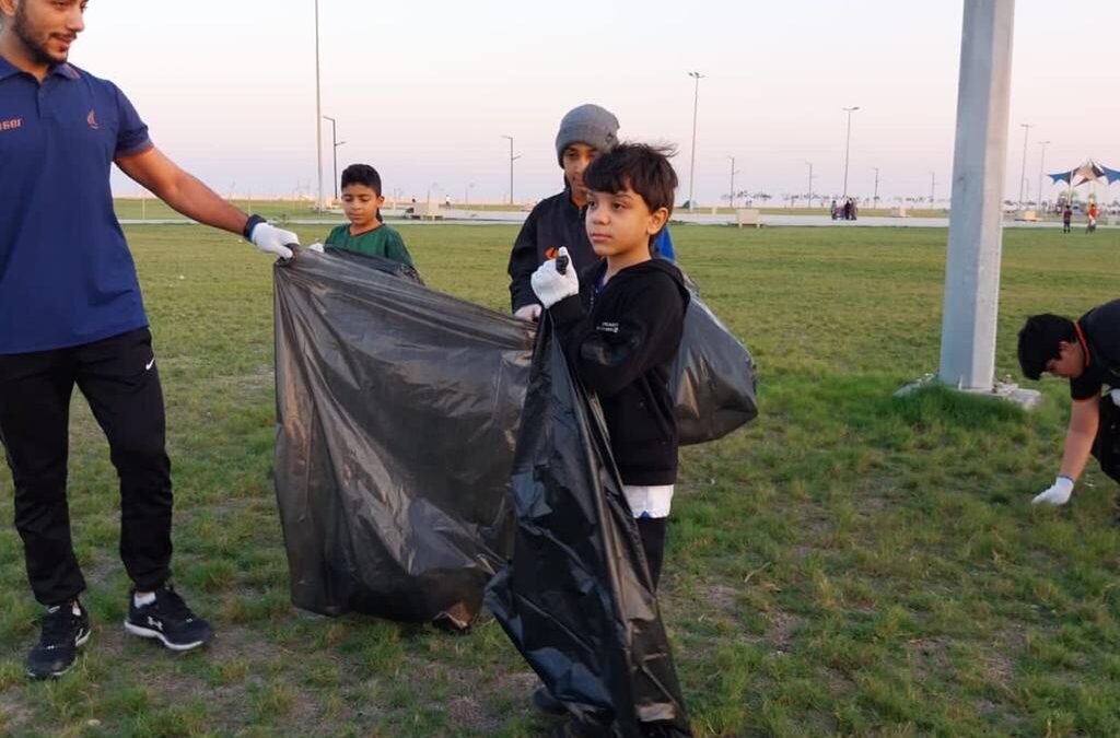 بلدية القطيف ونور سنابس يعززان ثقافة المحافظة على النظافة والاستدامة البيئية