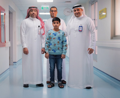 في حالة مرضية نادرة ..فريق طبي “بمركزي” القطيف ينهي معانة طفل من   إلتهابات متكررة في الرئة