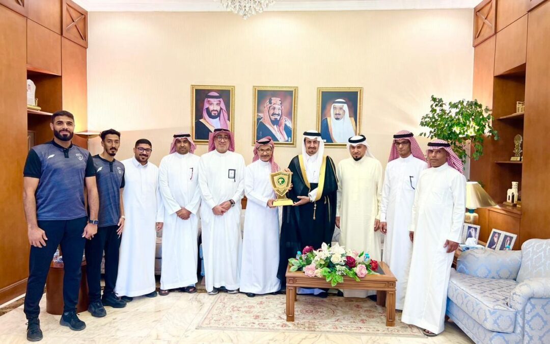 محافظ القطيف يستقبل إدارة نادي مضر بالقديح