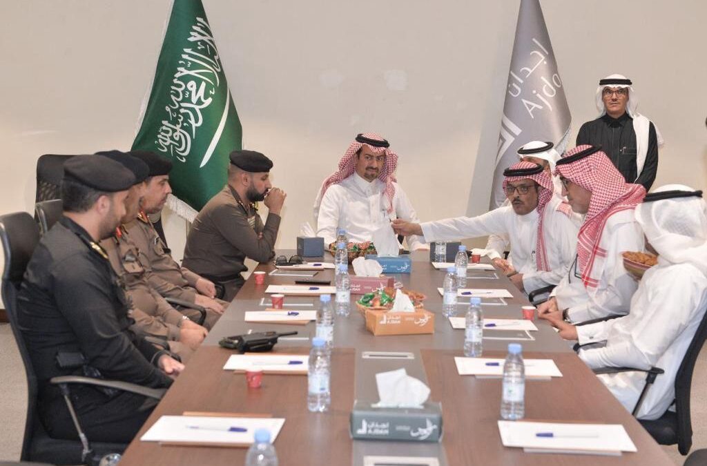 الخريف يقف على معرض (الرامس شو) للسيارات المعدلة والكلاسيكية والفارهة.. بوسط العوامية