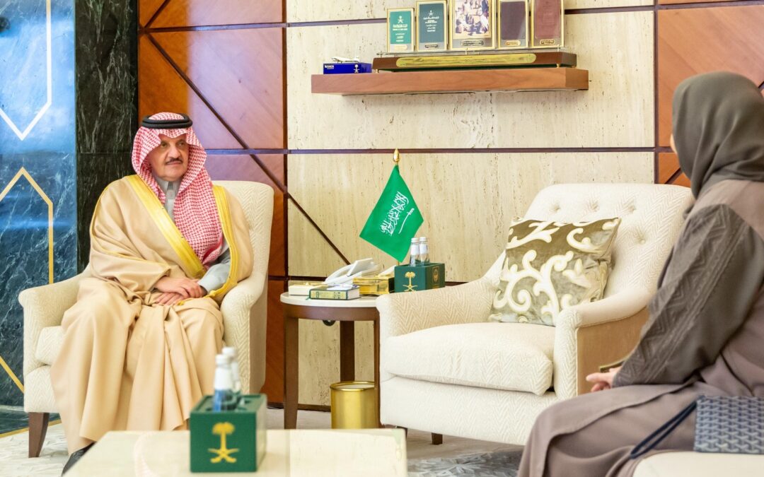 أمير الشرقية يستقبل مدير عام الأحوال المدنية بالمنطقة الشرقية