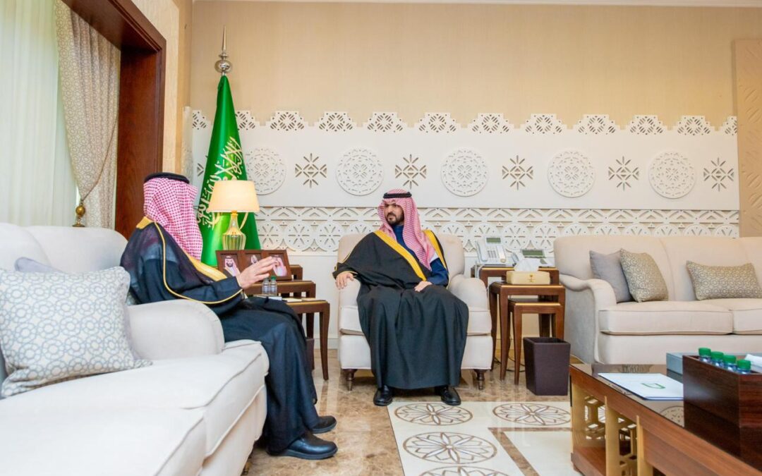 نائب أمير الشرقية يلتقي بمدير  فرع وزارة الإعلام بالمنطقة