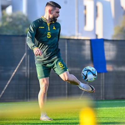 بحصة مسائية ..الخليج يستهل معسكره التدريبي في أبوظبي