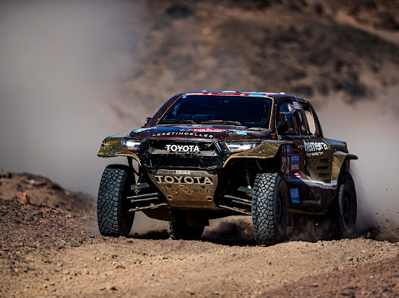 في المرحلة قبل الأخيرة من رالي داكار السعودية 2024..الإسباني “ساينز” يقترب من التتويج.. وعطل يبعثر أحلام الفرنسي “لوب”