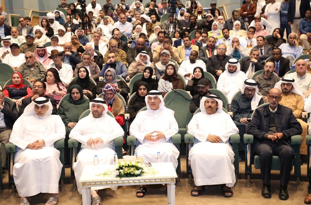 في الأمسية الخامسة من “الشارقة للشعر العربي”..شعراء ينشدون للسلام والمحبّة والإنسانيّة ويتغنّون بالشارقة