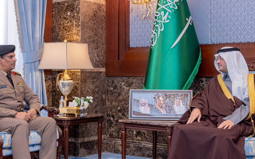 محافظ الأحساء يقلّد مدير مرور خالد الرشيدي رتبته الجديدة عميدا