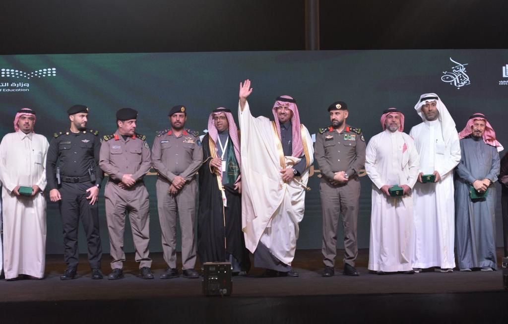 تحت شعار «ثروة وطن».. محافظ القطيف يرعى حفل تكريم 1589 متفوقًا ومتفوقة