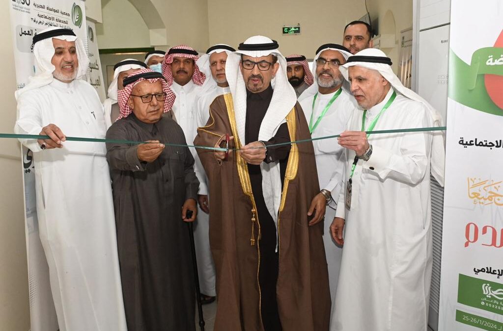 بالصور ..”السلمان” يدشن حملة التبرع بالدم بخيرية المواساة بالقارة