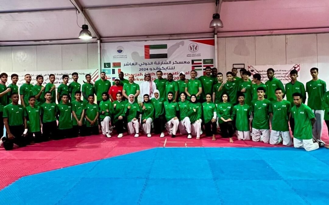 قبل الصراع العربي والدولي..رئيس اتحاد التايكوندو يطمئن على معسكر الشارقة