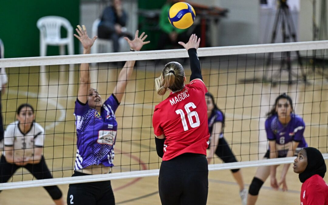 ضربة البداية تبتسم بوجه “سلوى الصباح” و”الشارقة لرياضة المرأة” في “طائرة” عربية أندية السيدات