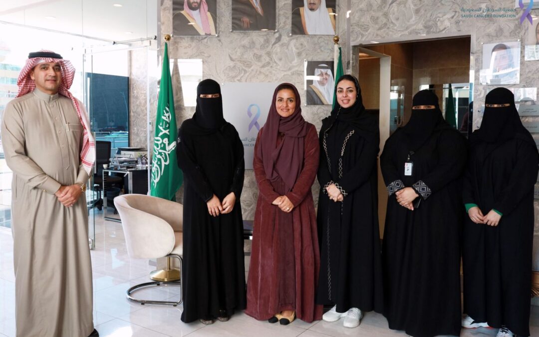 بعد 20 عام صاحبة فكرة تأسيس جمعية السرطان السعودية تلتقي بمنسوبيها