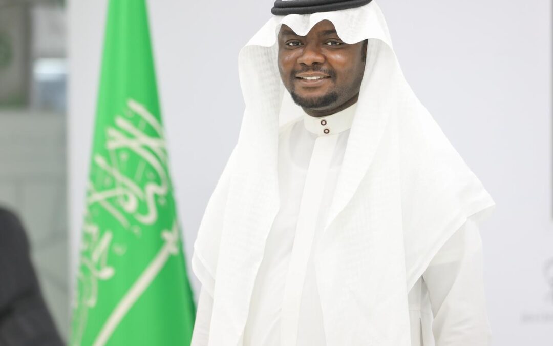 الزميل الاعلامي إبراهيم نورى يستقبل المعزين في وفاة والدته