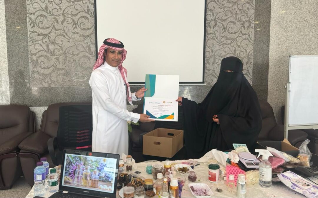 تمكين ضمان الدمام ..لبان ومستكة دورة حرفية  تقدمها فاطمه الدوسري  لمستفيدات الضمان الاجتماعي