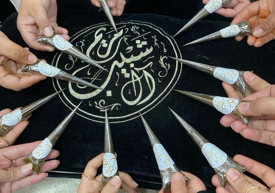 ٣٠ مستفيدة من الضمان الاجتماعي يبدعن في نقش الحناء